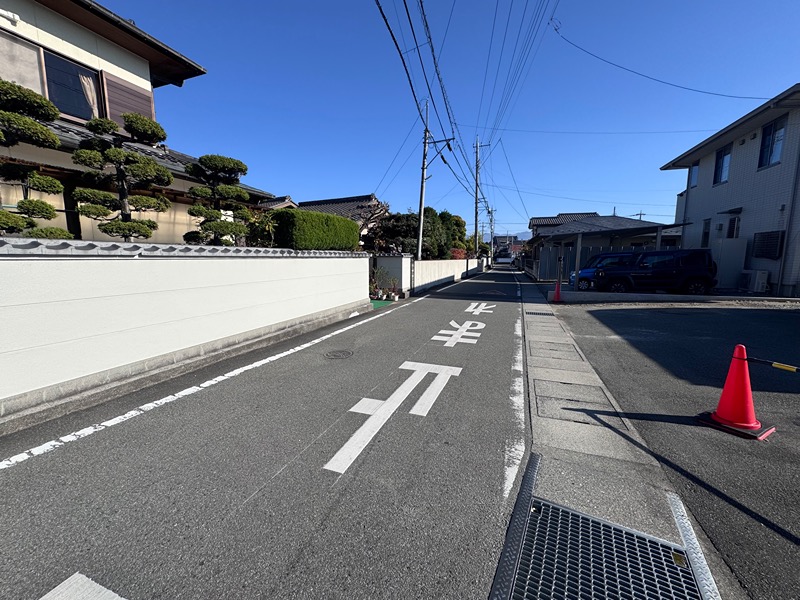 昭和町西条　土地 現地写真（前面道路含む現地写真）