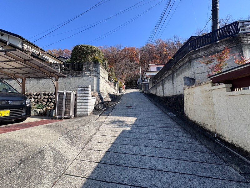 山梨県甲府市羽黒町 現地写真（前面道路含む現地写真）