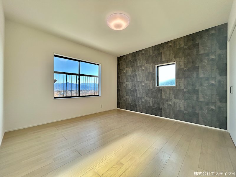 南アルプス市飯野　中古  内観写真（リビング以外の居室）