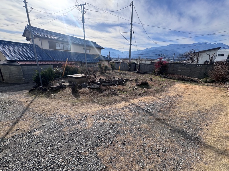 甲斐市岩森　中古 現地写真（庭）