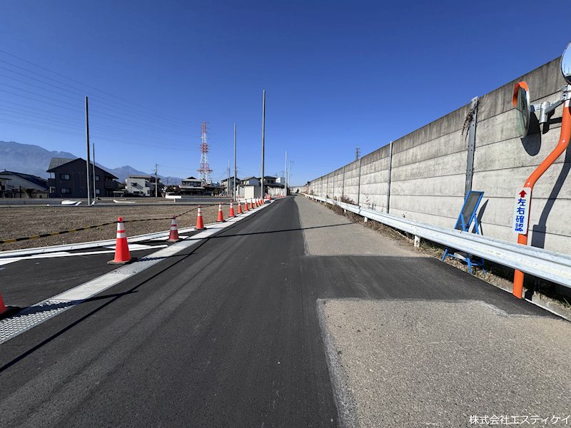ユニヴァース龍地Ⅲ　区画21 現地写真（前面道路含む現地写真）