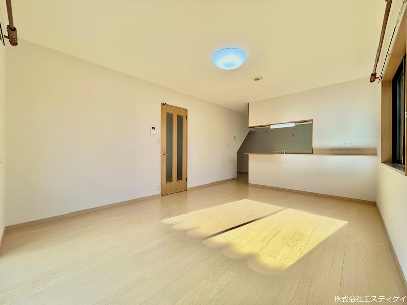 南アルプス市鏡中條　中古 内観写真（リビング）