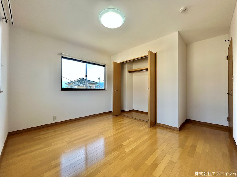 南アルプス市鏡中條　中古 内観写真（リビング以外の居室）
