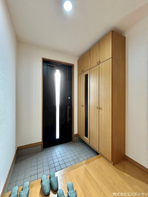 南アルプス市鏡中條　中古 現地写真（玄関）