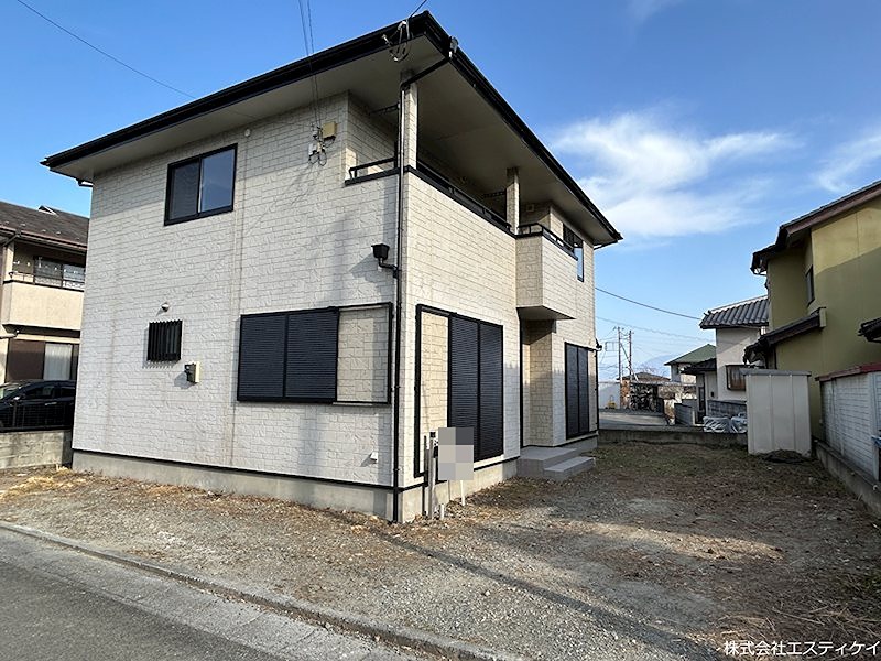 南アルプス市鏡中條　中古 現地写真（駐車場）