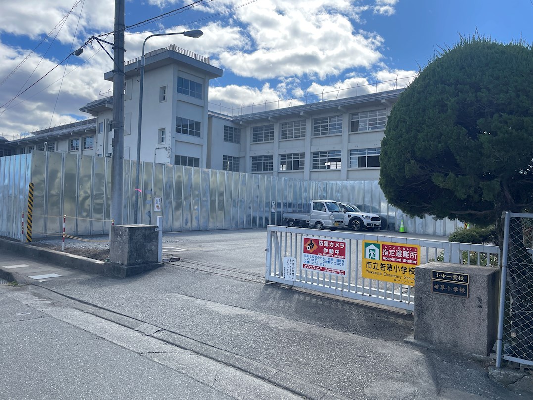 南アルプス市鏡中條　中古 小学校