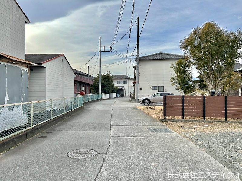 甲府市里吉４丁目　中古 現地写真（前面道路含む現地写真）