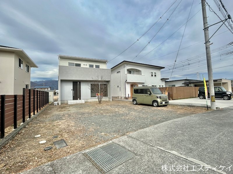 甲府市里吉４丁目　中古 現地写真