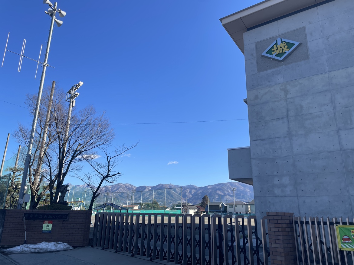 甲府市上今井町　中古 小学校