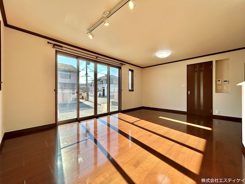 甲斐市富竹新田　中古 内観写真（リビング）