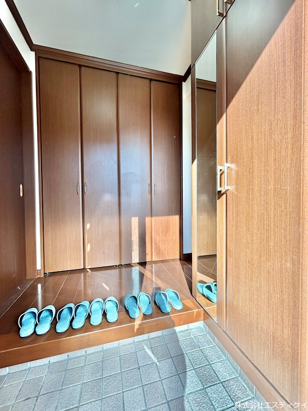 甲斐市富竹新田　中古 現地写真（玄関）