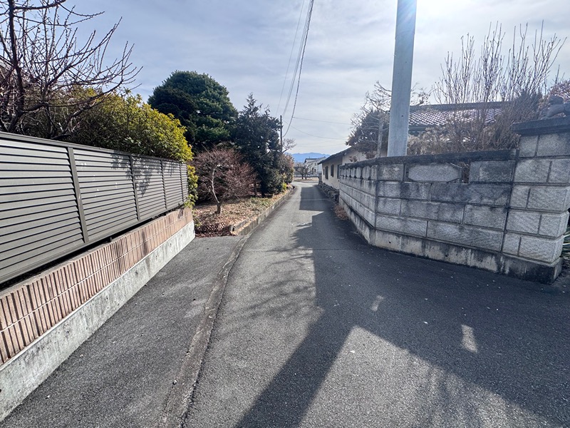 昭和町押越　中古 現地写真（前面道路含む現地写真）