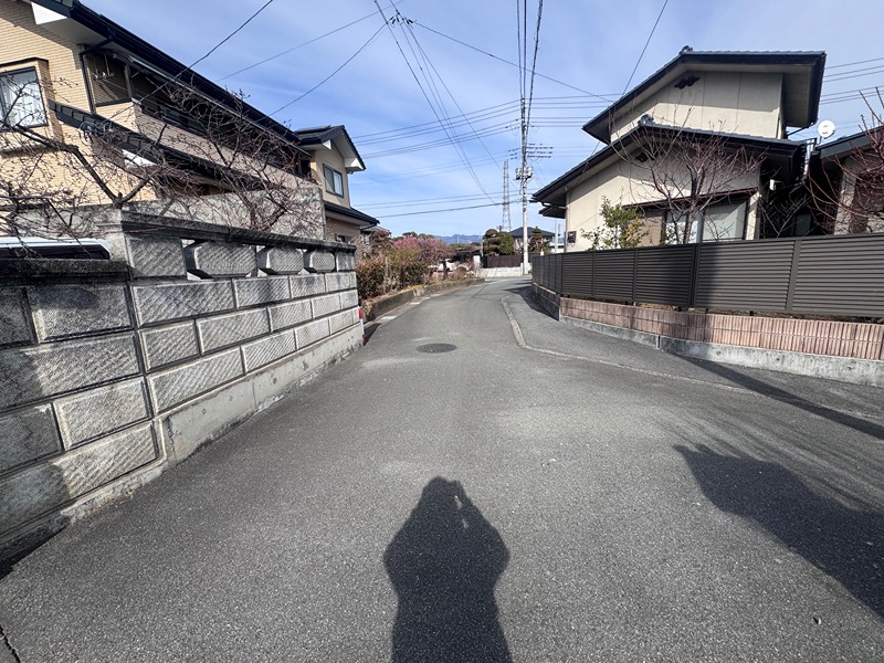 昭和町押越　中古 現地写真（前面道路含む現地写真）