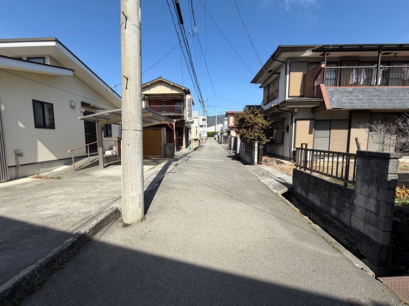 山梨県甲府市塩部１丁目 現地写真（前面道路含む現地写真）