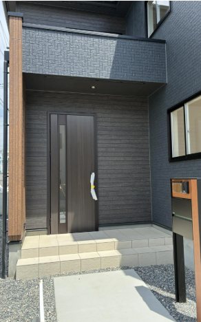 甲斐市龍地全3棟1号棟　新築戸建て 現地写真（玄関）