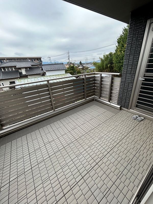 山梨県甲府市堀之内町 現地写真（バルコニー）