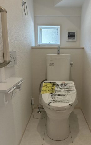 甲斐市龍地全3棟3号棟　新築戸建て  内観写真（トイレ）