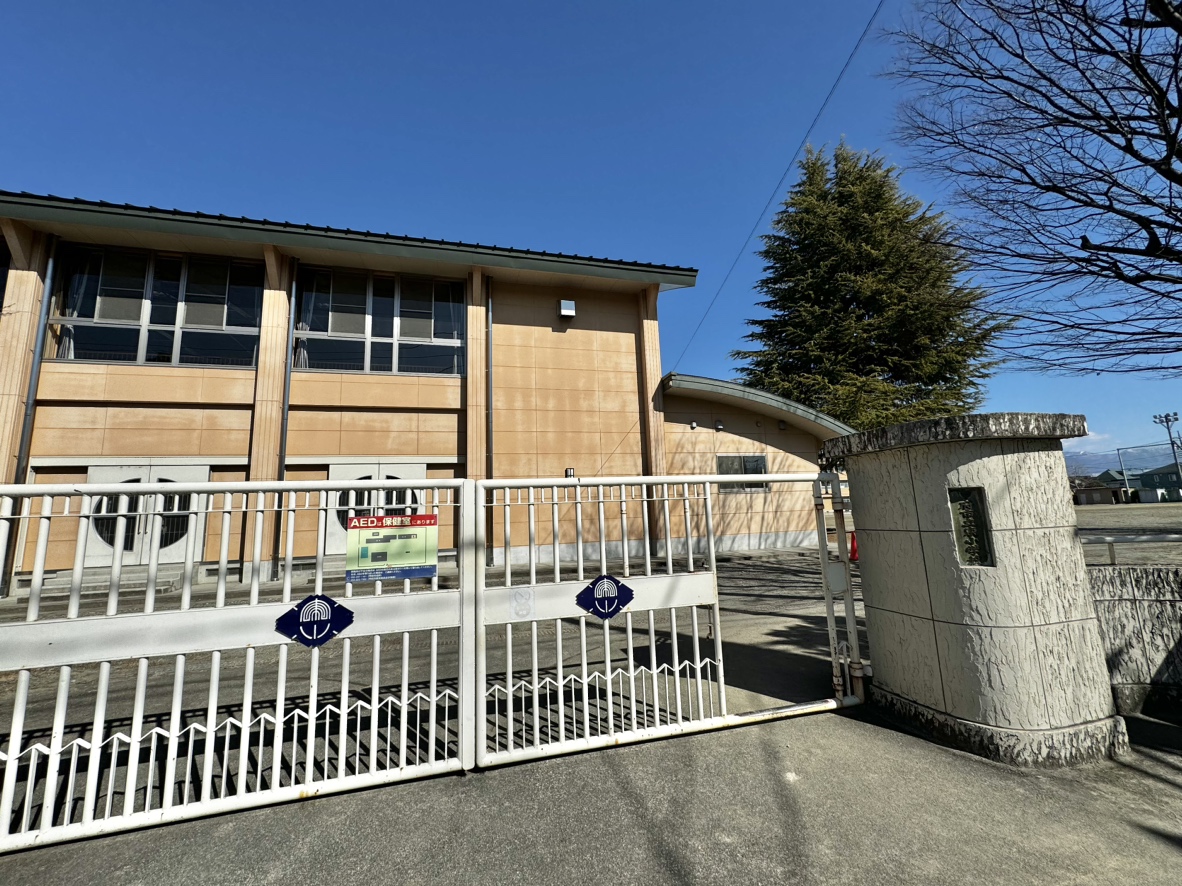 甲府市朝気1丁目  新築長期優良住宅「シンプる。」   小学校