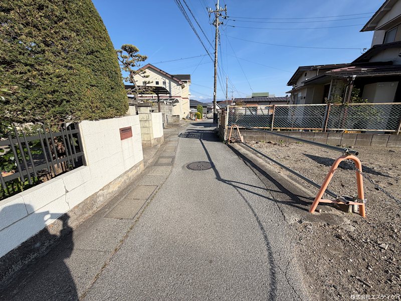 山梨県甲府市千塚４丁目 現地写真（前面道路含む現地写真）