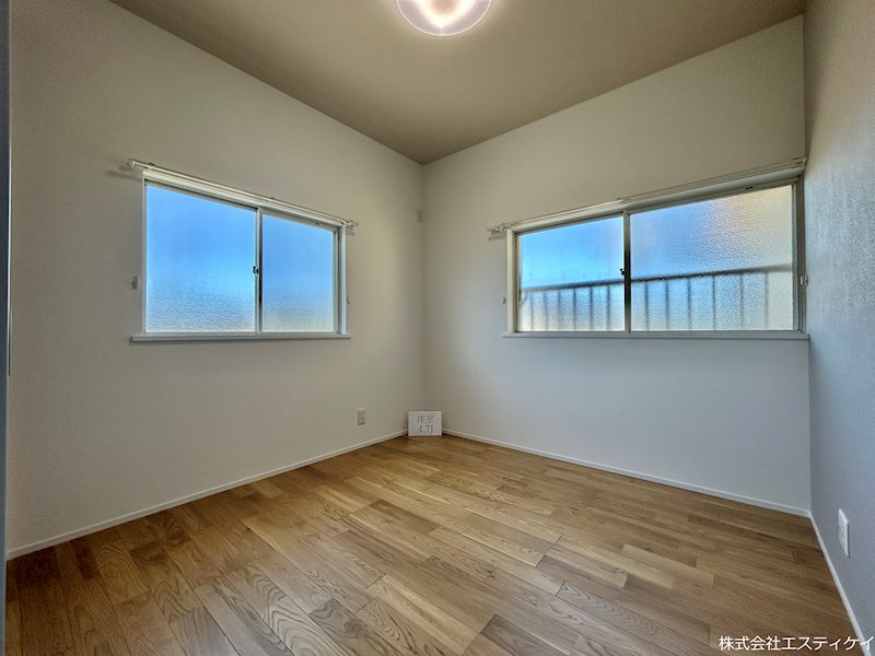 中央市西花輪　中古 内観写真（リビング以外の居室）