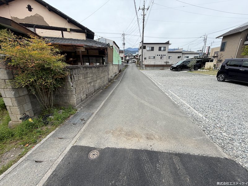 南アルプス市小笠原　土地 現地写真（前面道路含む現地写真）