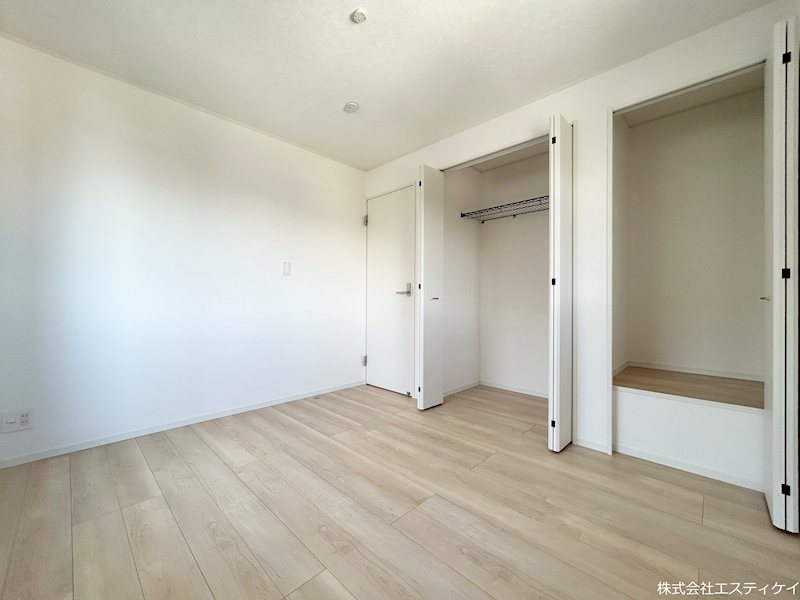 中央市成島第1 1号棟　新築戸建て 内観写真（リビング以外の居室）