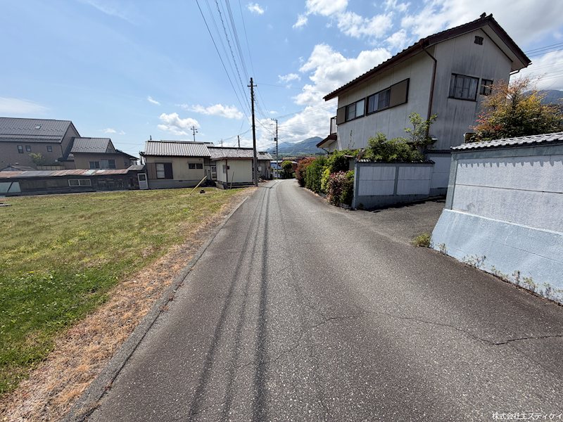 南アルプス市曲輪田　中古 現地写真（前面道路含む現地写真）