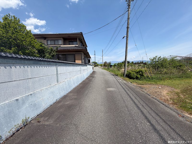 南アルプス市曲輪田　中古 現地写真（前面道路含む現地写真）