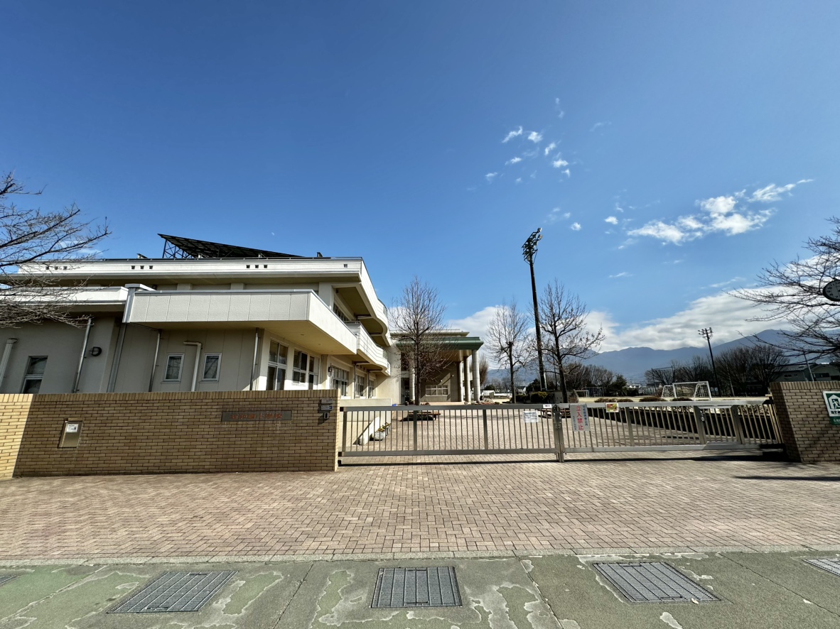 笛吹市石和町小石和　中古 小学校