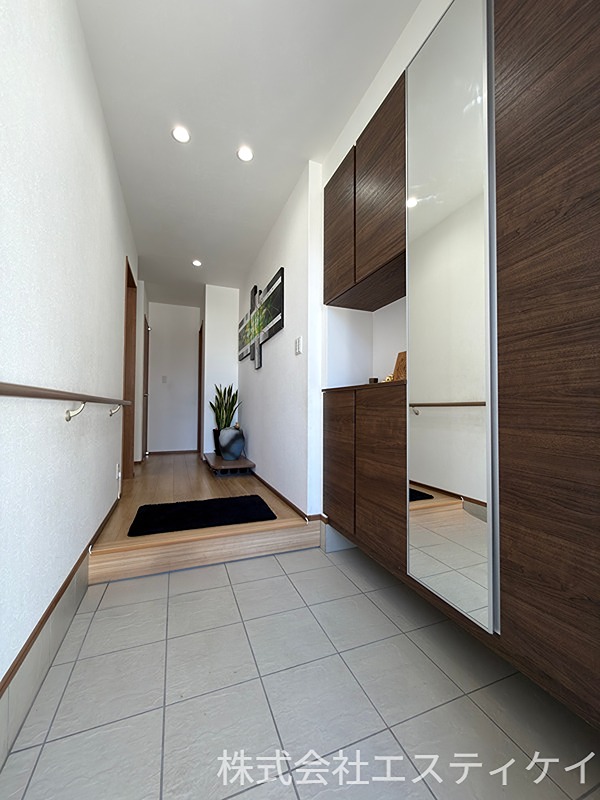 山梨県甲府市善光寺１丁目 現地写真（玄関）