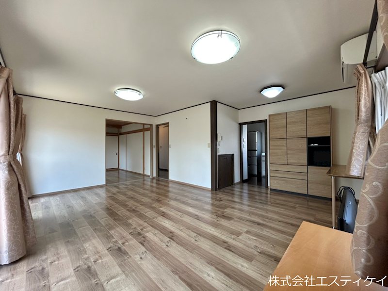 甲府市長松寺町　中古 内観写真（リビング）