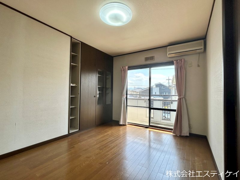 甲府市長松寺町　中古 内観写真（リビング以外の居室）