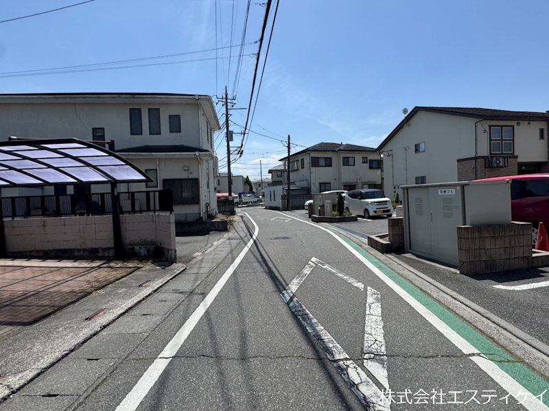 甲府市長松寺町　中古 現地写真（前面道路含む現地写真）