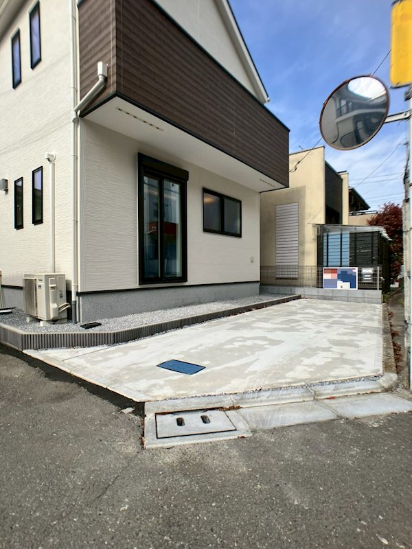 府中市浅間町4丁目　新築戸建 現地写真（駐車場）
