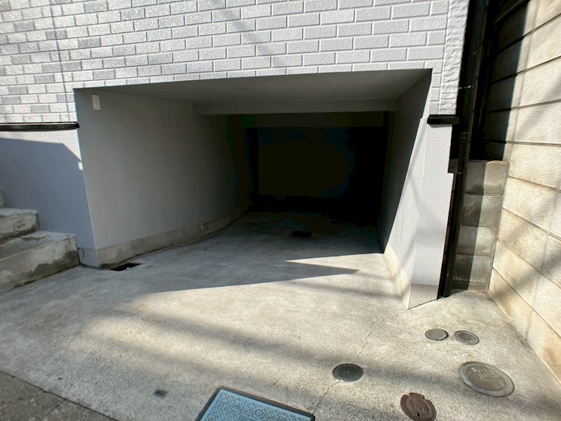 府中市住吉町３丁目戸建 現地写真（駐車場）