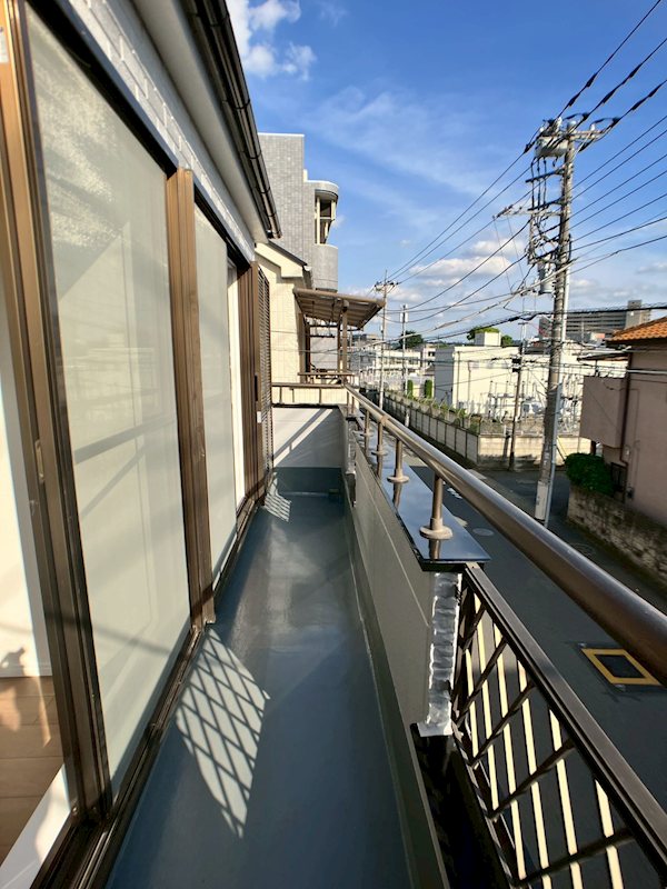 府中市住吉町３丁目戸建 現地写真（バルコニー）