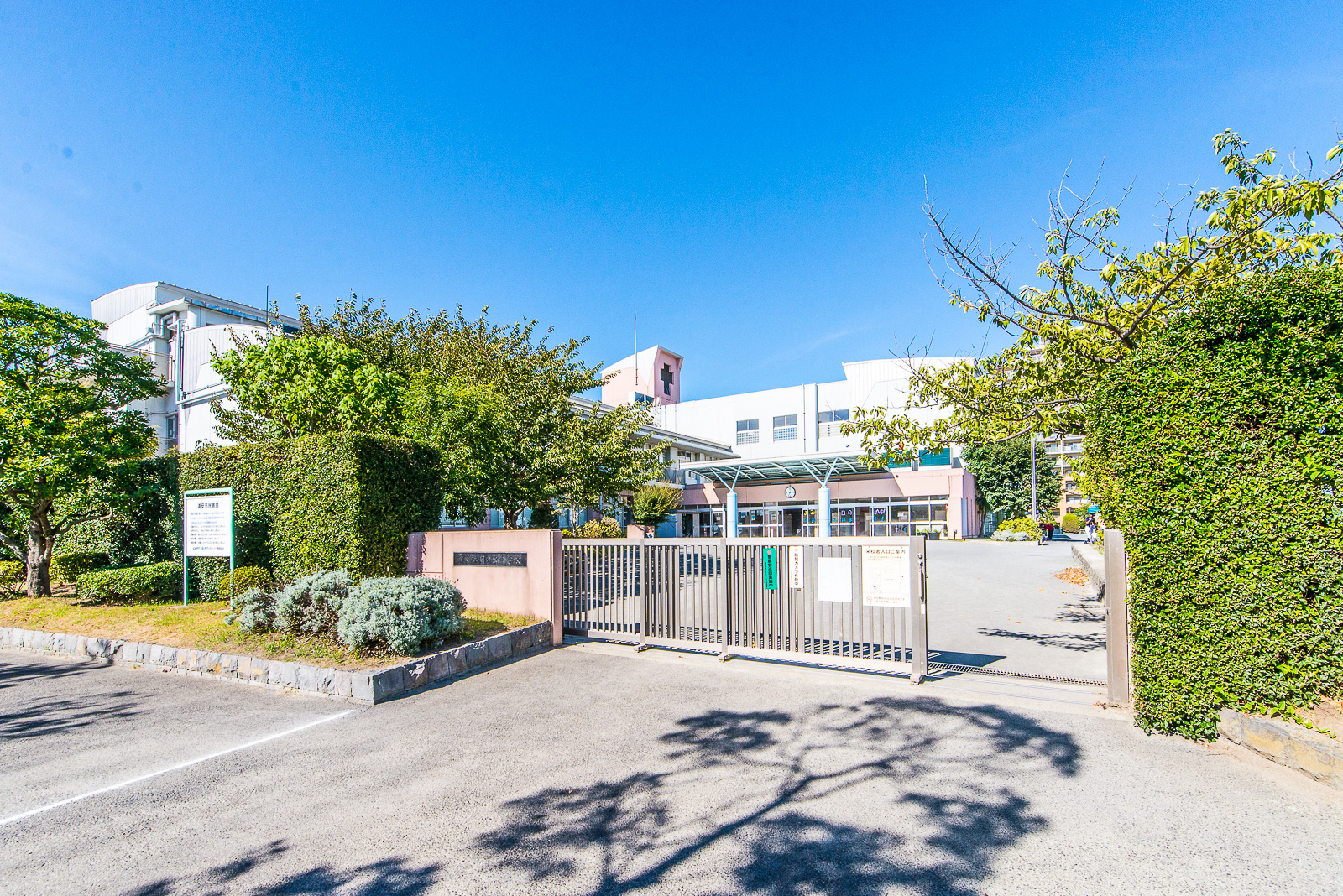 日の出6丁目戸建ジ・アイルズパーム 中学校