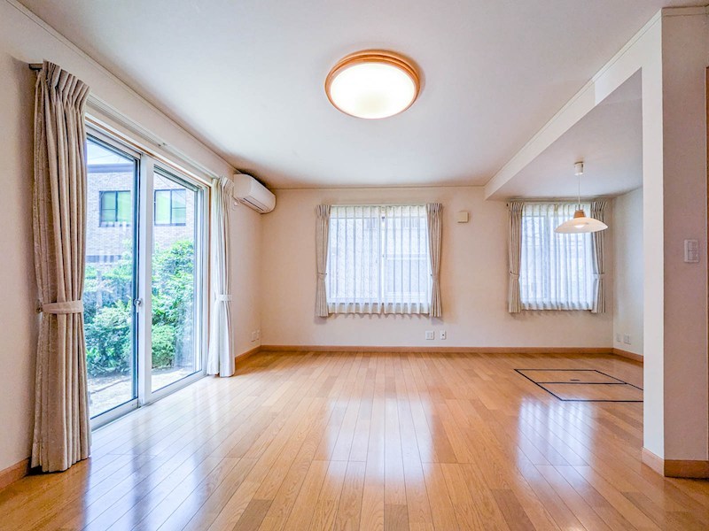 浦安市美浜3丁目戸建 内観写真（リビング）