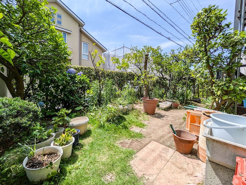 浦安市舞浜2丁目戸建 現地写真（庭）