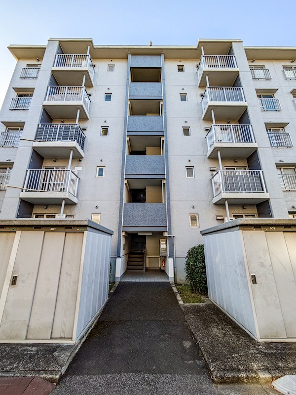 京成サンコーポ浦安2号棟 共用部写真（エントランス）