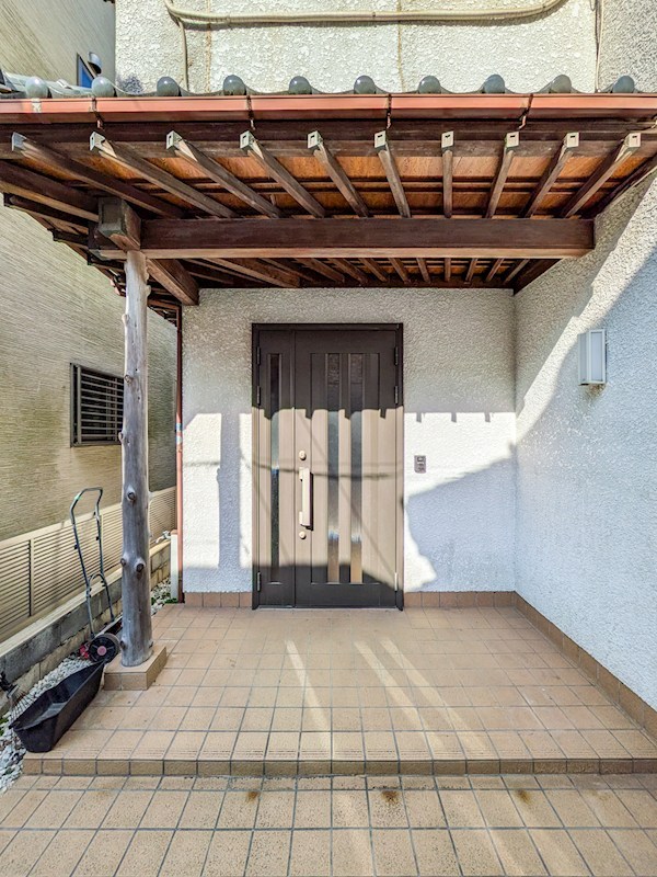 浦安市海楽1丁目戸建 現地写真（玄関）