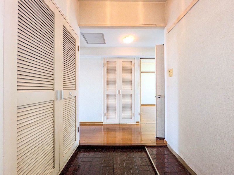 入船西エステート2号棟 現地写真（玄関）