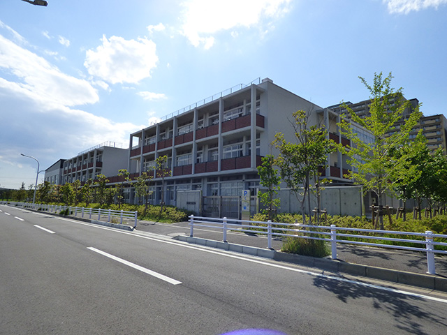 レジアスフォート新浦安B棟 中学校