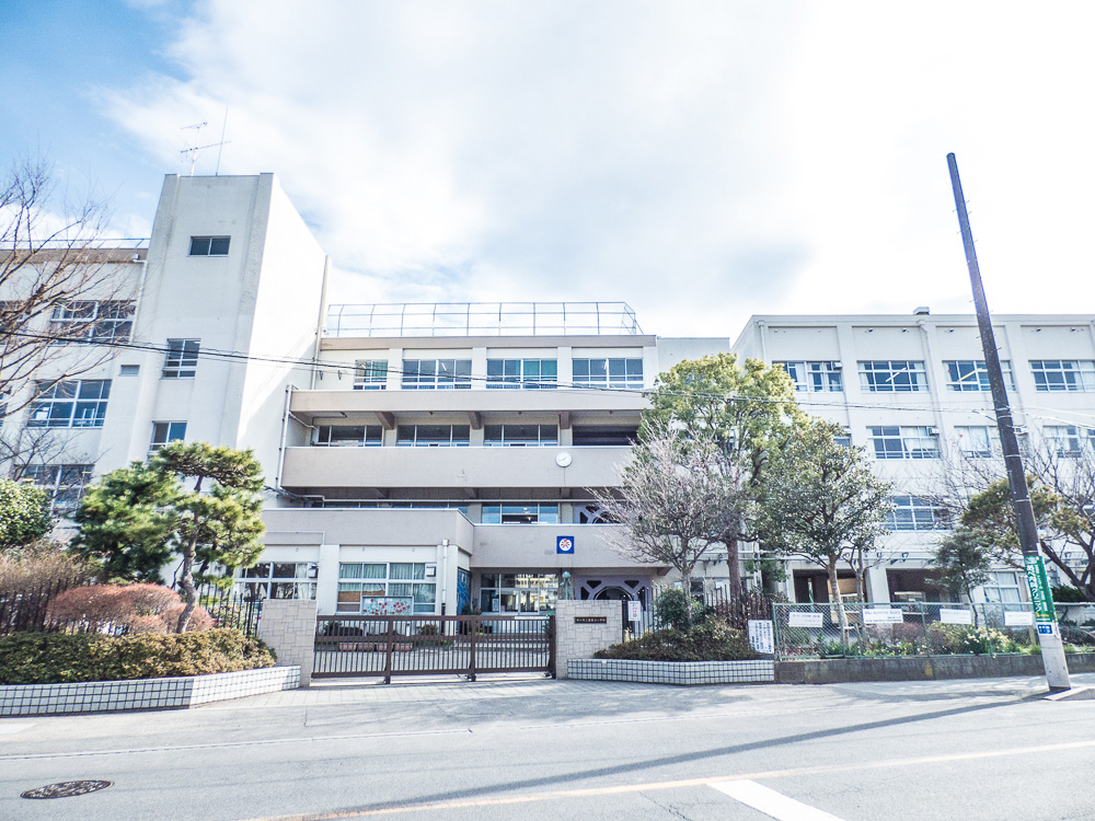 市川市南行徳4丁目戸建 小学校