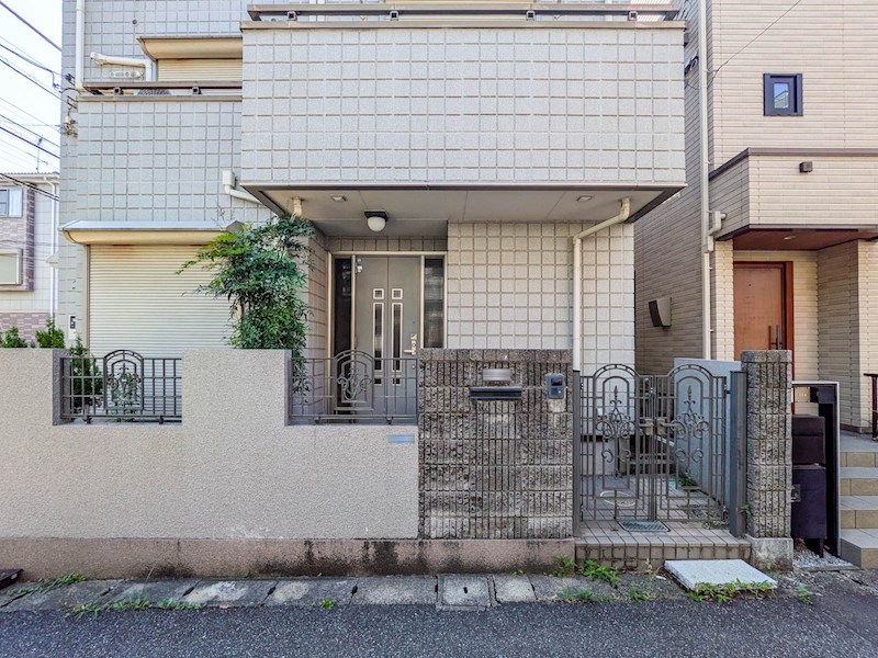 浦安市北栄3丁目戸建 現地写真（玄関）