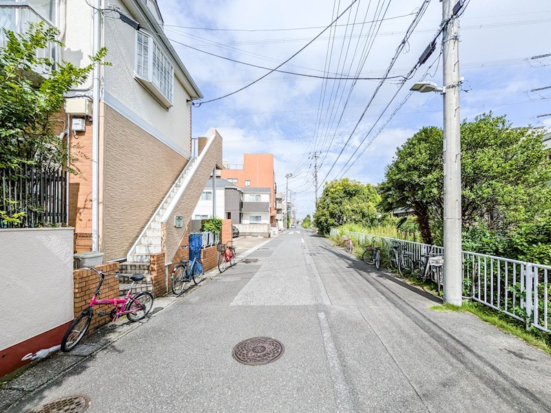 浦安市富士見1丁目売りアパート 現地写真（前面道路含む現地写真）