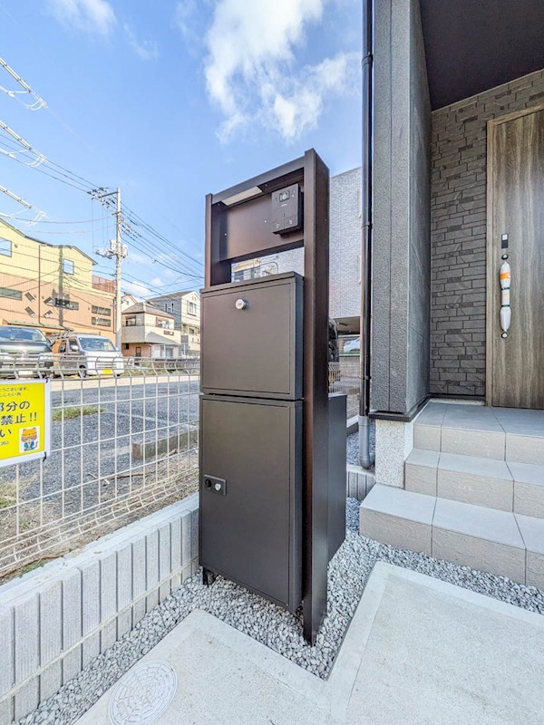 浦安市堀江1丁目新築戸建 現地写真（玄関）