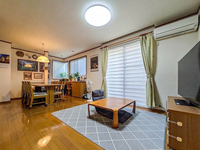浦安市東野2丁目戸建 内観写真（リビング）
