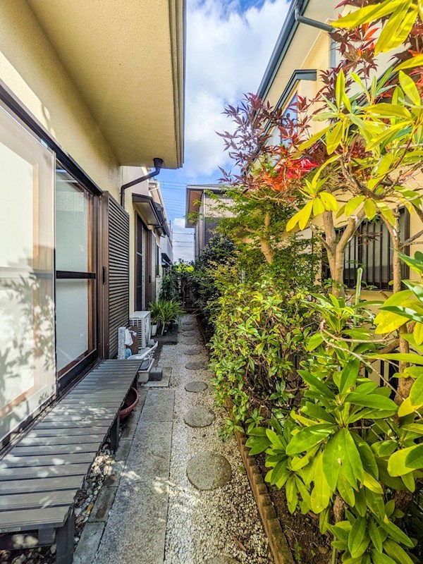 浦安市東野2丁目戸建 現地写真（庭）