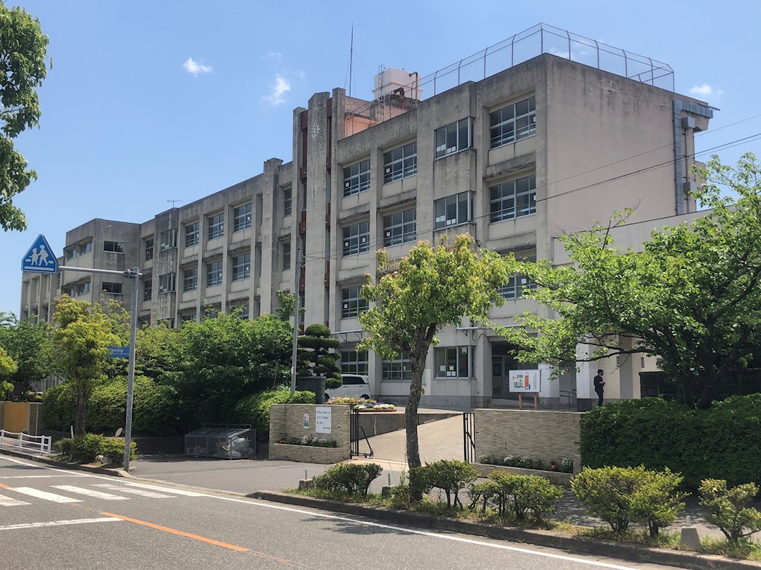 苅田町尾倉3丁目　(UF)　中古戸建 中学校